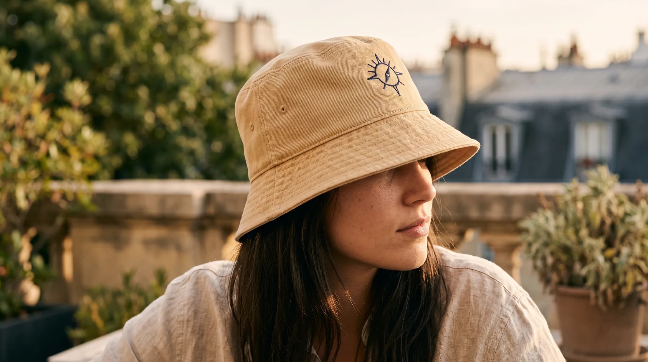 bob brodé bucket hat paris — Casquette Brodée Paris